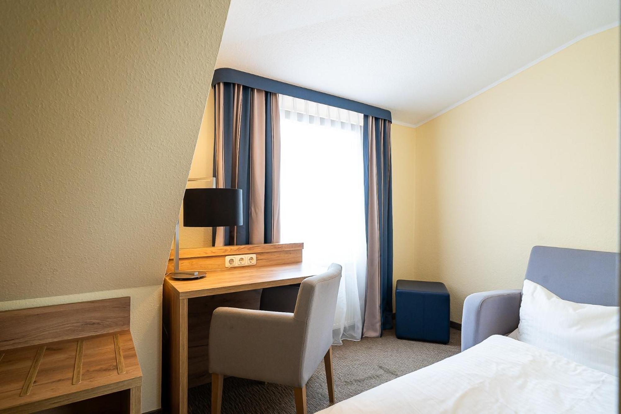 Hotel Sleepbeeone Wilhelmshaven Exterior foto