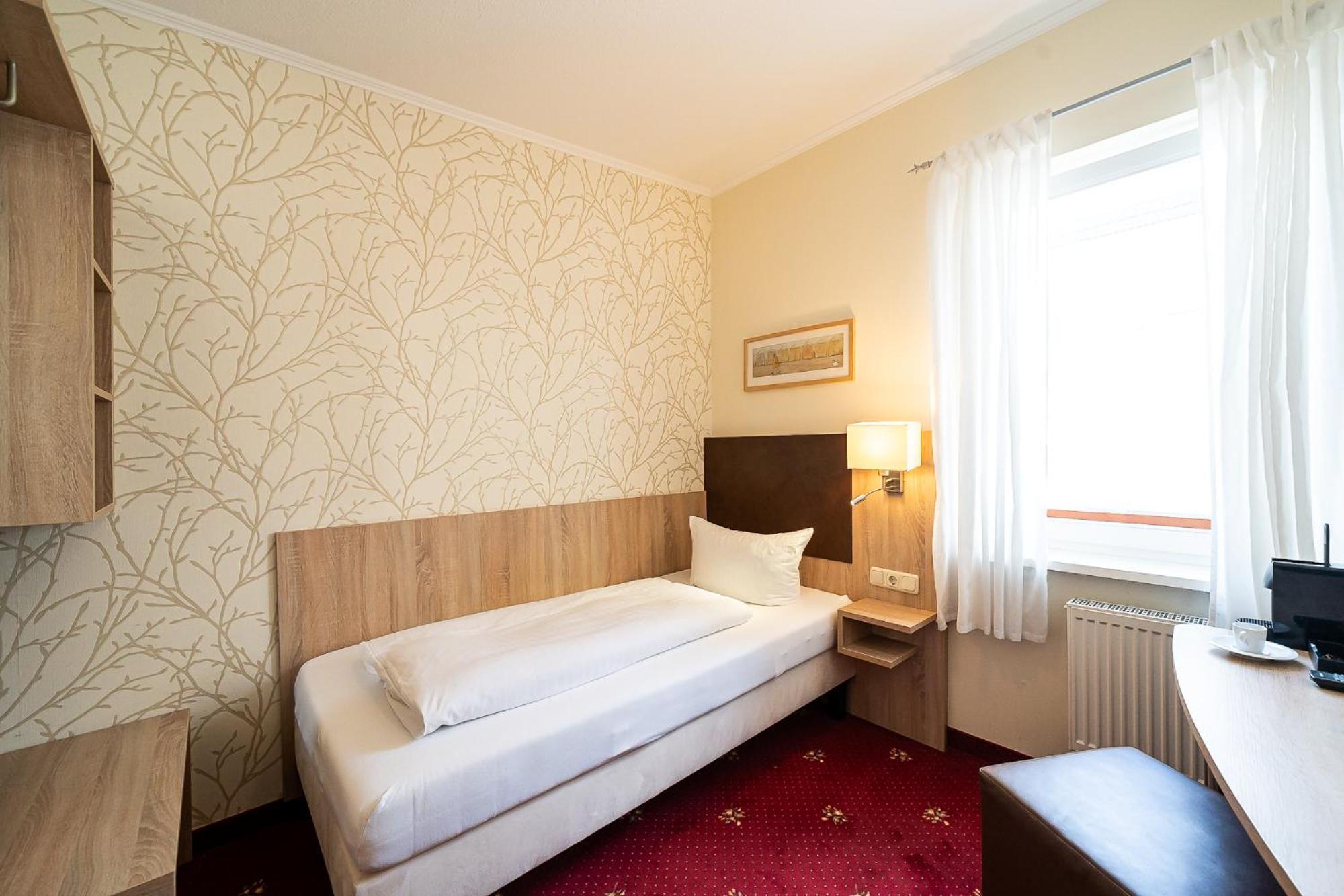 Hotel Sleepbeeone Wilhelmshaven Exterior foto