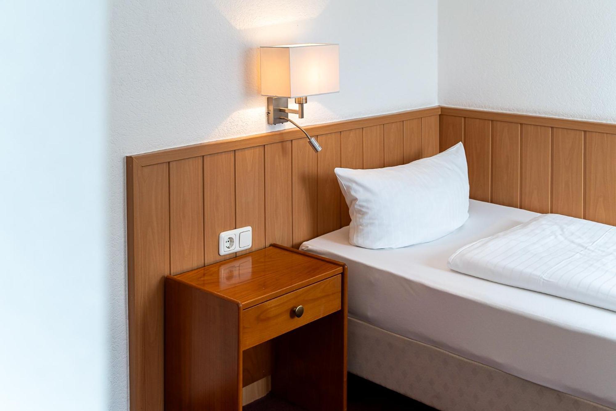 Hotel Sleepbeeone Wilhelmshaven Exterior foto
