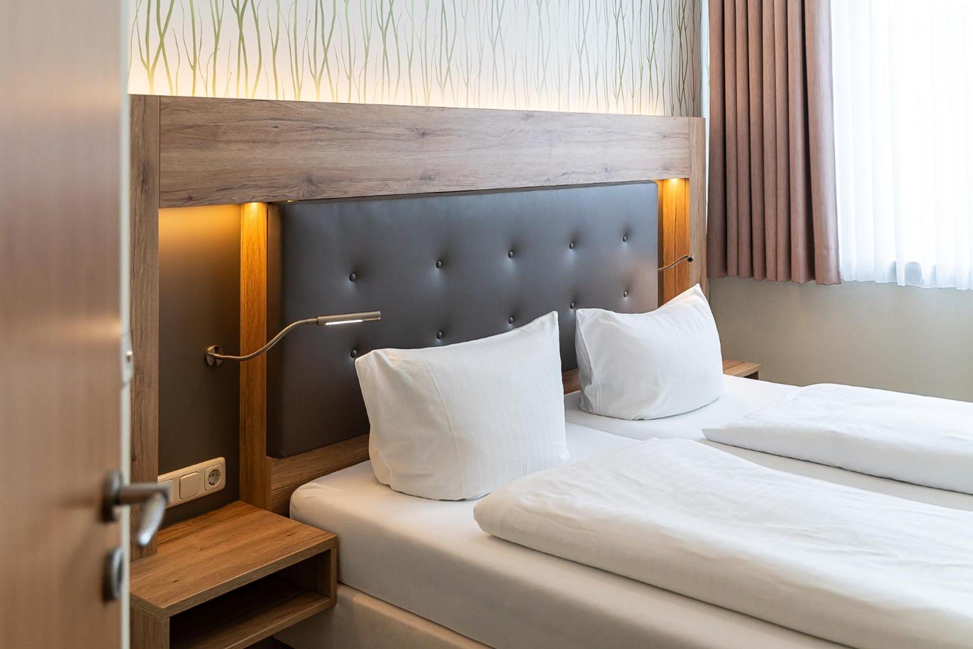 Hotel Sleepbeeone Wilhelmshaven Exterior foto