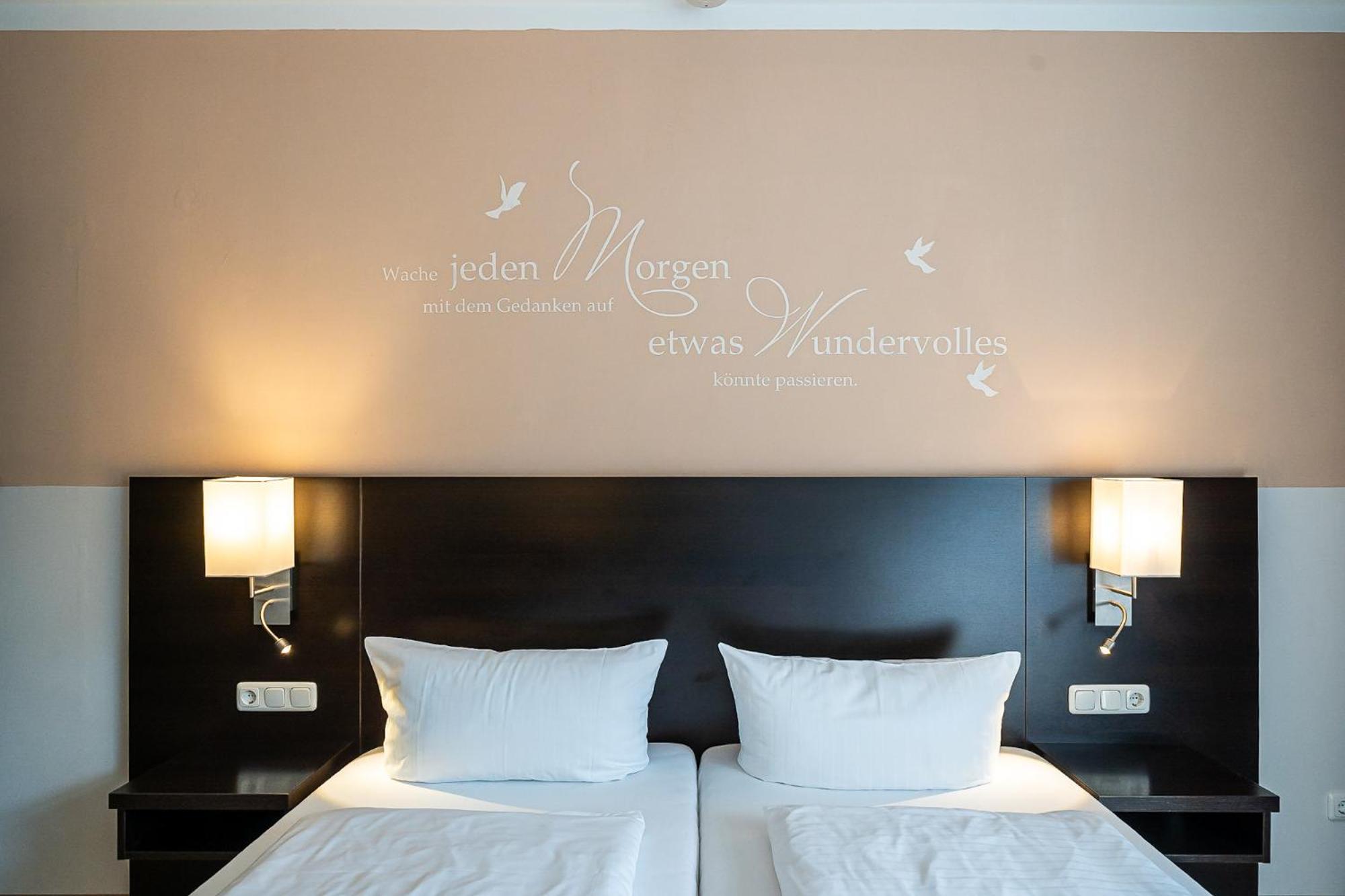 Hotel Sleepbeeone Wilhelmshaven Exterior foto