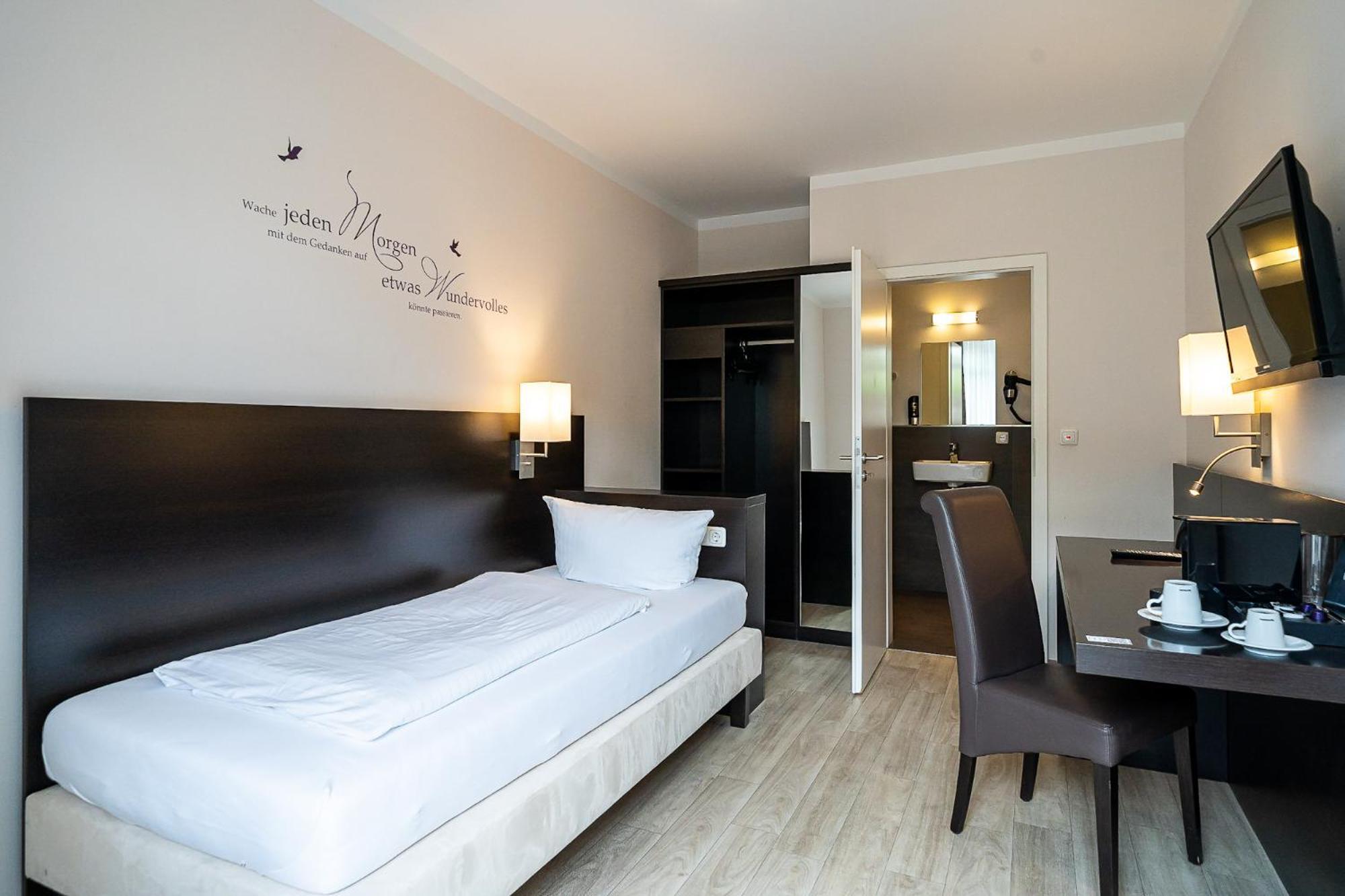 Hotel Sleepbeeone Wilhelmshaven Exterior foto